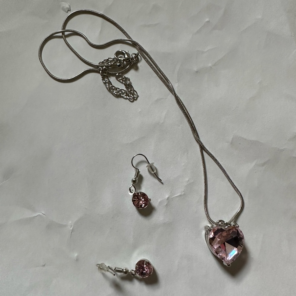 Chic Pink Faceted Glass Heart Necklace and Earring Set